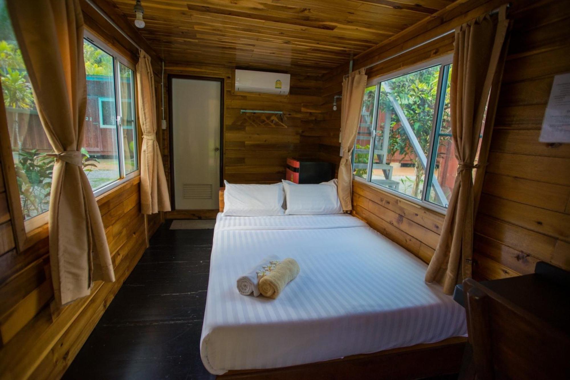 The Camper Lodge Khao Sok บ้านบางบอน ภายนอก รูปภาพ