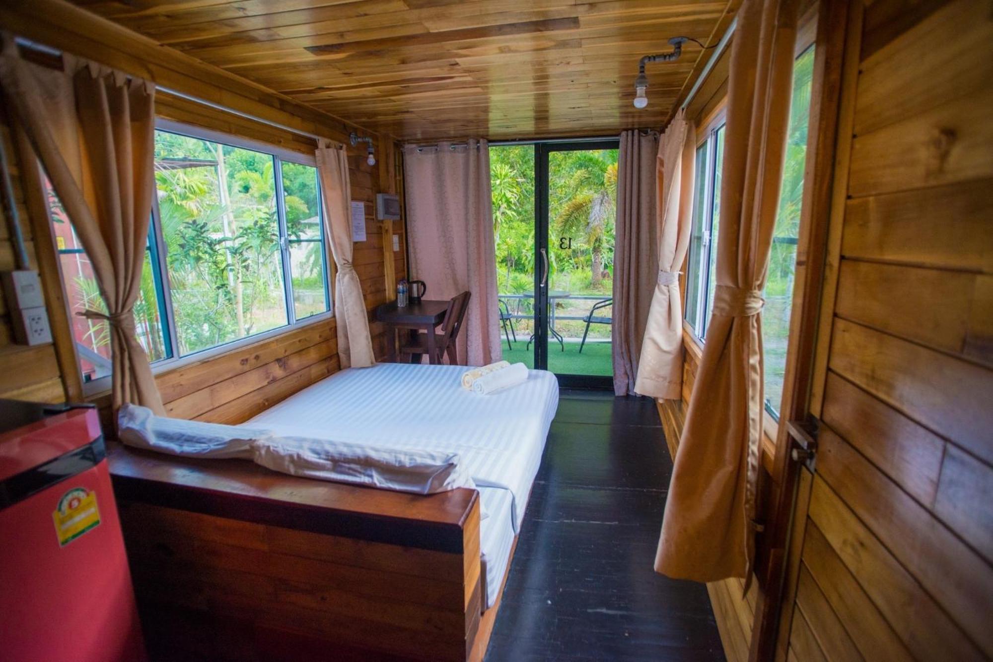 The Camper Lodge Khao Sok บ้านบางบอน ภายนอก รูปภาพ