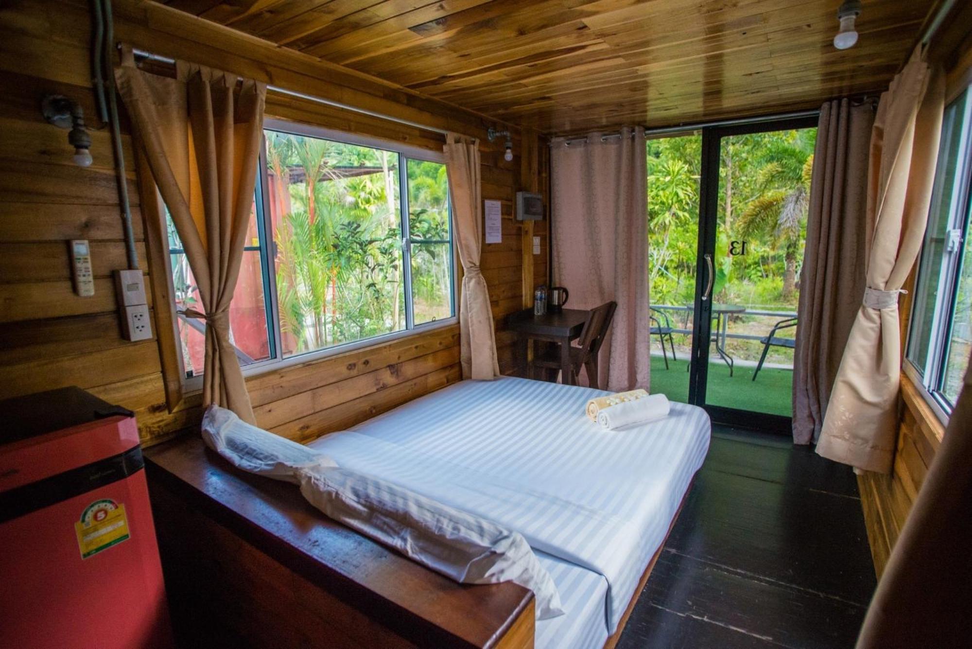 The Camper Lodge Khao Sok บ้านบางบอน ภายนอก รูปภาพ