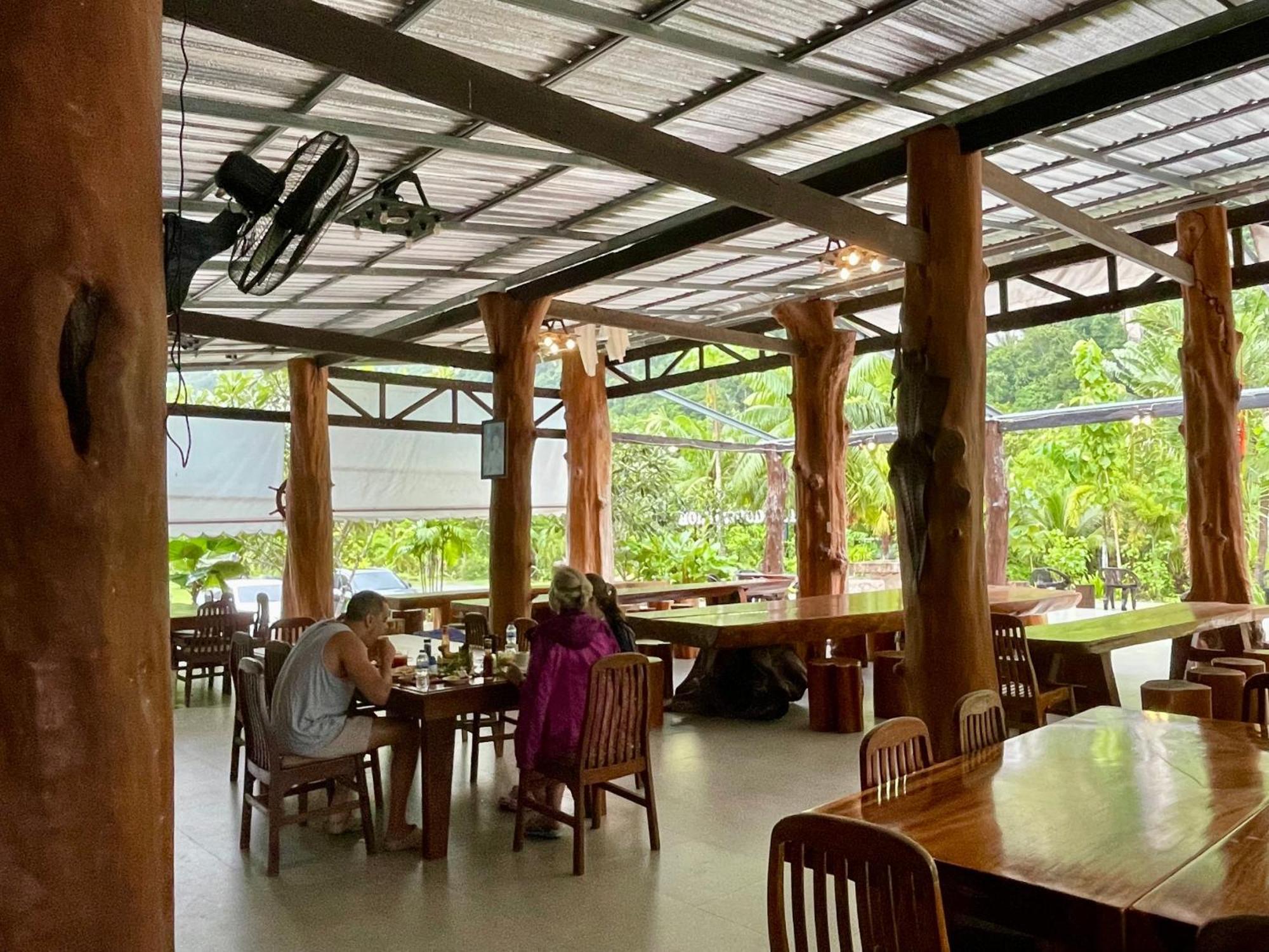 The Camper Lodge Khao Sok บ้านบางบอน ภายนอก รูปภาพ